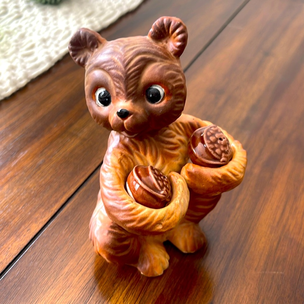Vintage salt and pepper squirrel